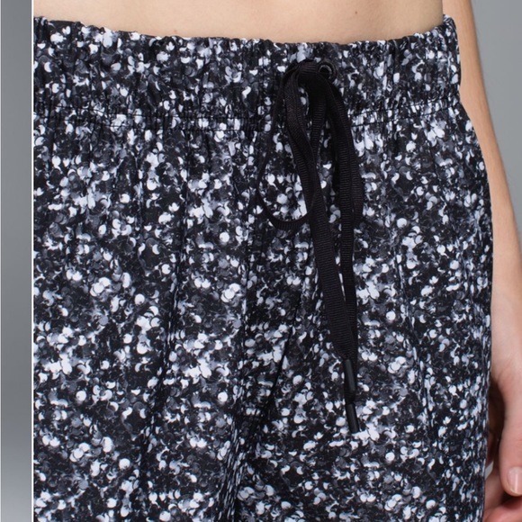 Lululemon Jet Crop Pant - Picture 6 of 14